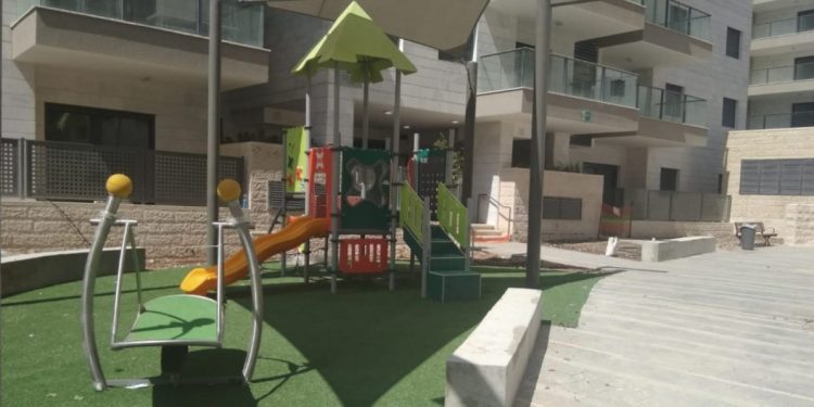 גן משחקים גינת משחקים גן שעשועים גינת שעשועים שכונת מעו"ף