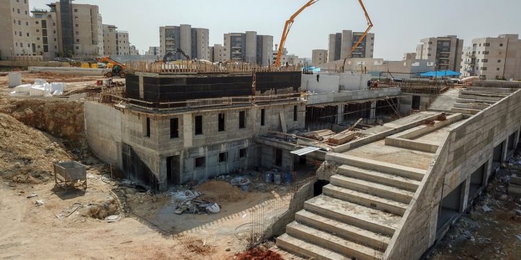 בית ספר יסודי חדש ברחוב אלון בחריש