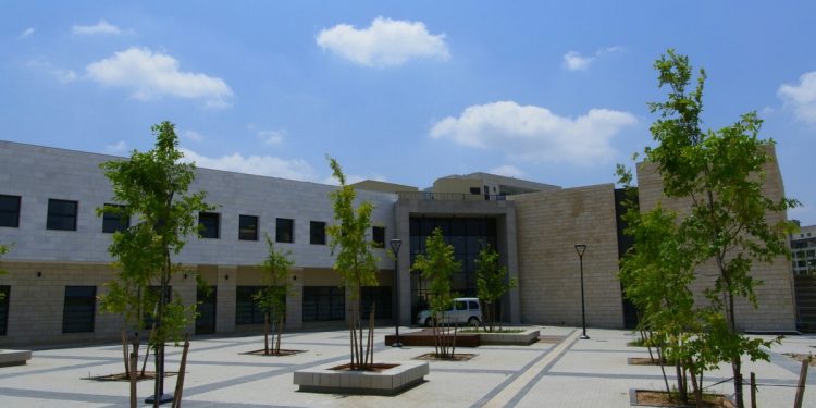 שלושה שבועות לפתיחת המתנ"ס