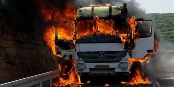 משאית נשרפה בדרך לקציר