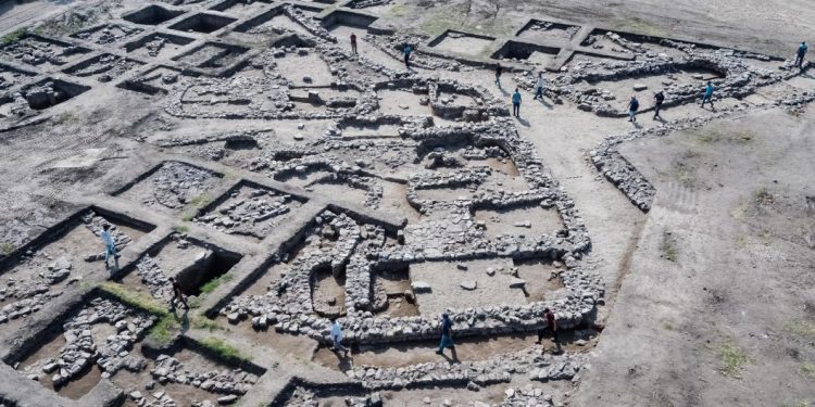 סמוך לחריש התגלתה עיר בת 5000 שנה: "עיר קוסמופוליטית ומתוכננת שחיו בה אלפי אנשים"