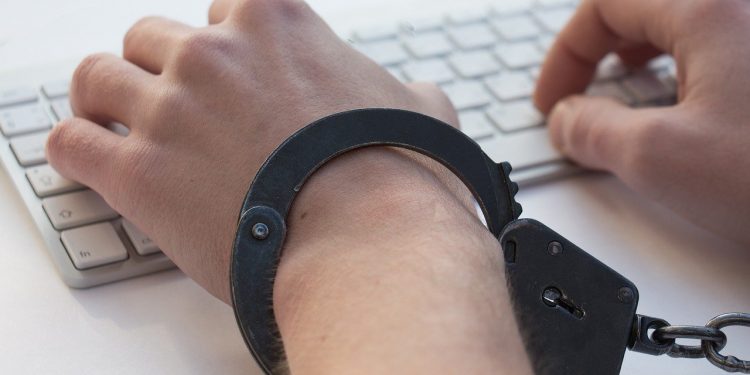 תושב חריש בן 43 נעצר בחשד למעורבות במעשה הונאה ("עוקץ")