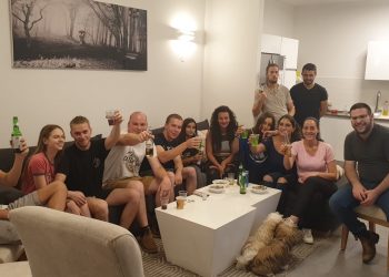 צעירי חריש נפגשים בבתים