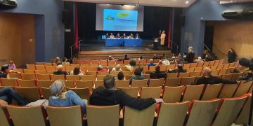 המתנגדים להקמת האנטנה בפארק המרכזי: "ביקשנו חשיבה משותפת וקיבלנו הרצאה"