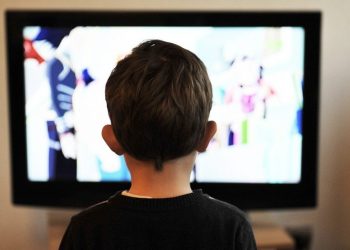 צפייה בטלוויזיה