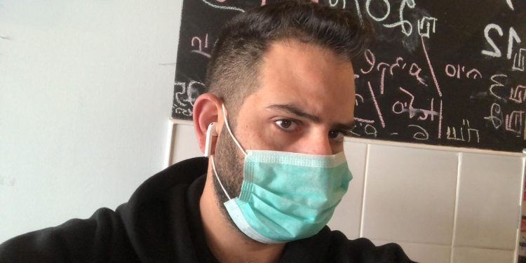 נאור שמש סאנשיין במסיכה