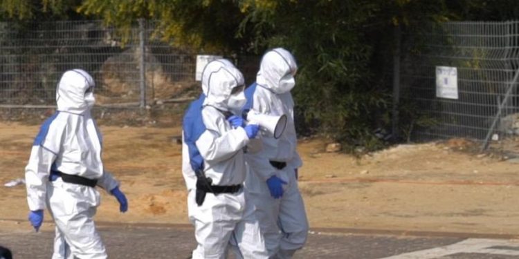 משרד הבריאות מחמיר את הנהלים: אין לצאת מהבית אם לא חייבים