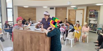 קריאת מגילה נשים