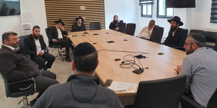 רבני חריש קורונה תפילה בית כנסת מנין