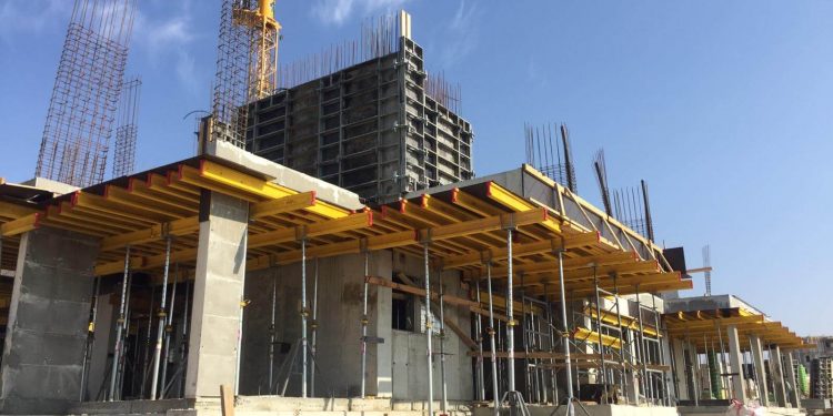 בנייה בחריש