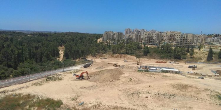 חניון לילה תפעולי / מסוף בשכונת הפרחים עבודות