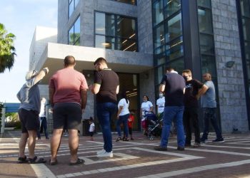 תושבי שכונת הפרחים מחאה