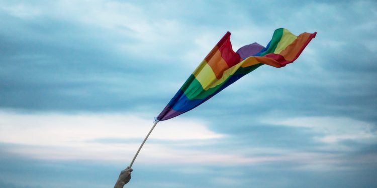 יוזמה מקומית לחודש הגאווה: רכישה מרוכזת של דגלי הקהילה הלהט"בית