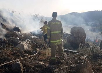 שריפת קוצים ליד חריש