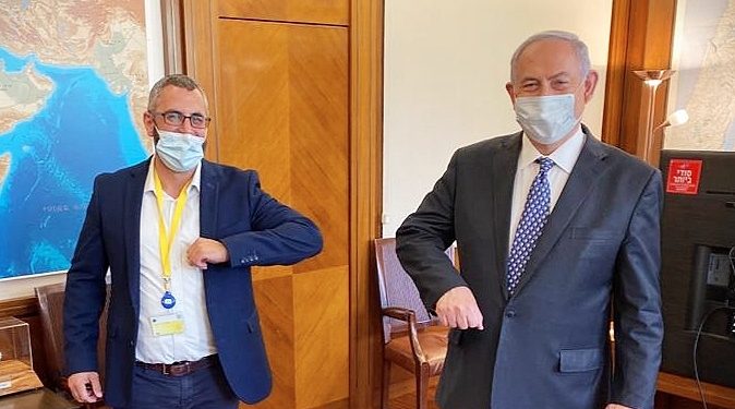ראש הממשלה בנימין נתניהו ויצחק קשת ראש העיר חריש