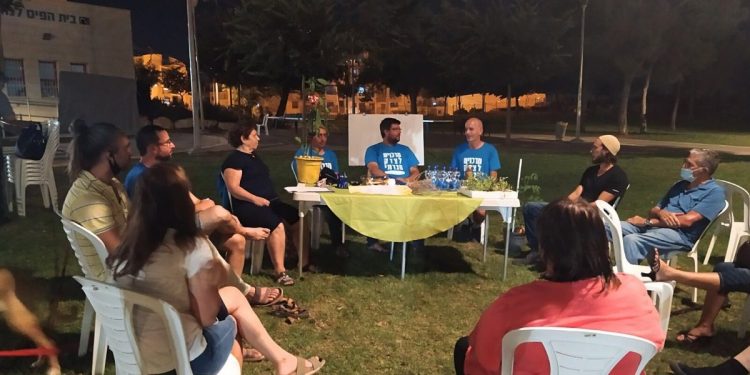 מפגש שולחנות עגולים בחריש