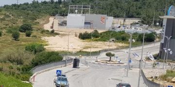 תחנת משנה חברת החשמל בכניסה