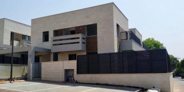 קוטג' ברחוב גולן בחריש בבעלות הוריו של יצחק קשת