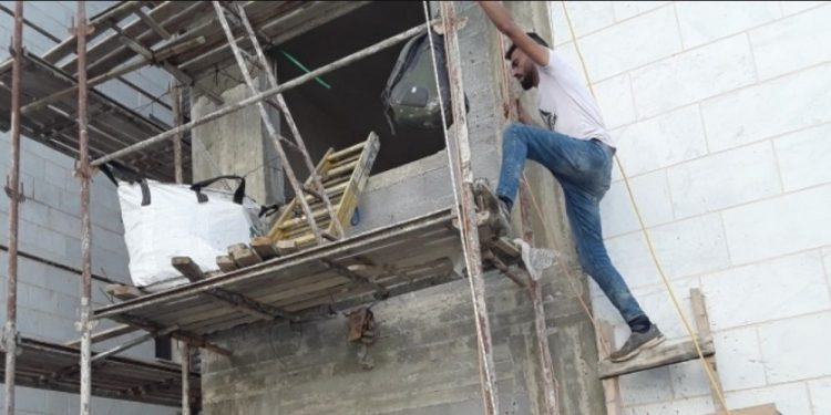 פועל אתר בנייה המוסד לבטיחות ולגיהות