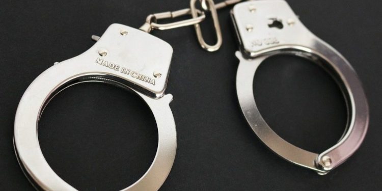 הנאשם במעשים מגונים נעצר בחשד להפרת תנאי מעצרו