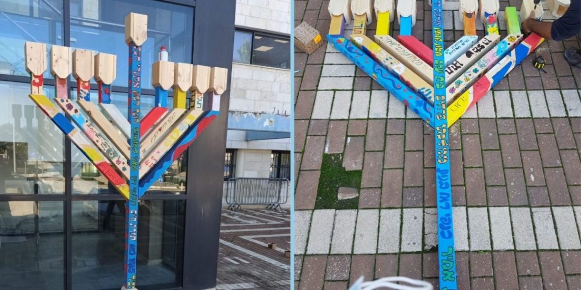 חנוכיה בית חב"ד