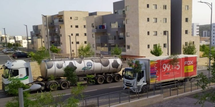 משאיות חנייה חנייה ניבה בן שבת