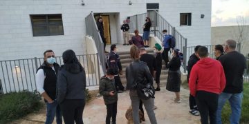 בכניסה ל מתחם חיסונים בחריש