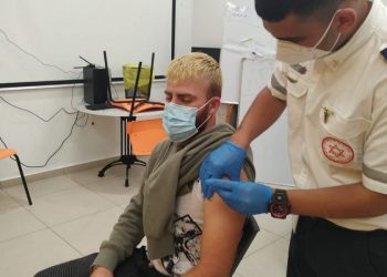 עידו ביטון חיסונים צעירים בחריש