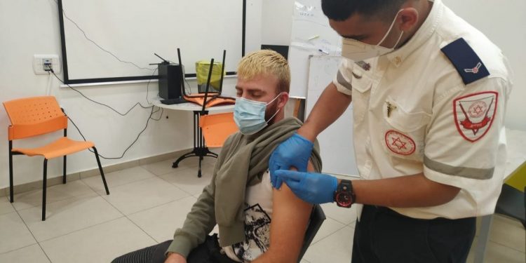 עידו ביטון חיסונים צעירים בחריש