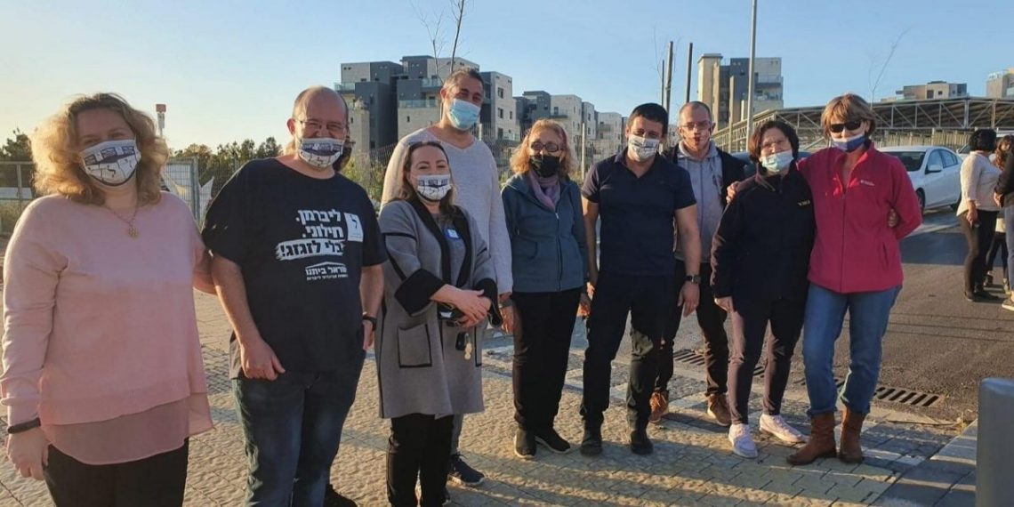 אלכס קושניר בחריש צילום: דוברות ח"כ קושניר