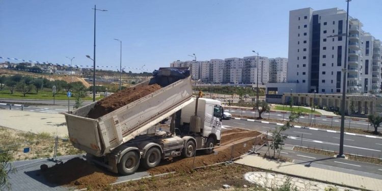 עבודות להקמת אנטנה האנטנה הסלולרית