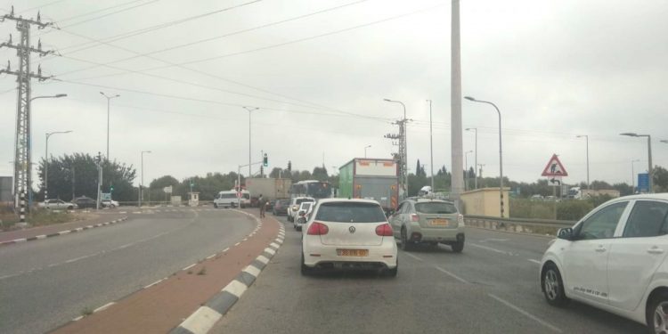 עומס תנועה, פקק תנועה, צומת מג"ב תחבורה