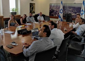 עידית ינטוב פגישה עם בכירי משרד האוצר