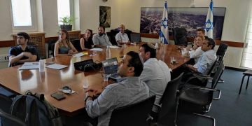 עידית ינטוב פגישה עם בכירי משרד האוצר