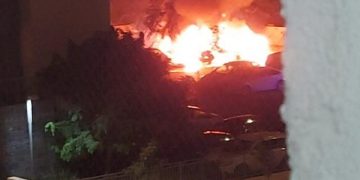 רכב עלה באש הצתה רחוב תאנה