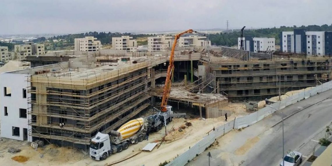 תיכון חדש באבני חן