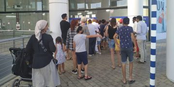 תור לאיסוף ערכות בדיקה ביתיות אנטיגן