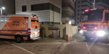 שכונת הפרחים: שמונה נערות נתקעו במעלית