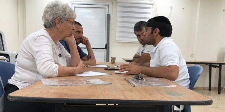 דתיים חילונים מגשרים יעל עינהר בן אסולין