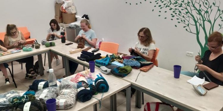 סורגות בקהילה