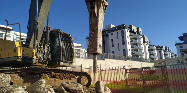 ההורים דורשים: להפסיק מיידית את העבודות להקמת הפארק