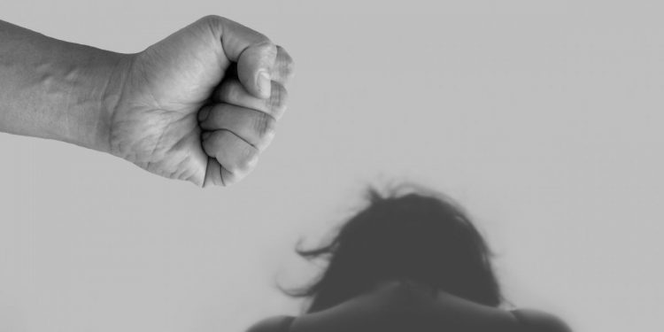 אלימות במשפחה