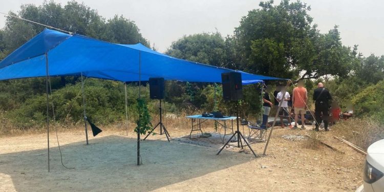 המשטרה פשטה על מסיבת טבע שהתקיימה בסמוך לאום אלקוטוף